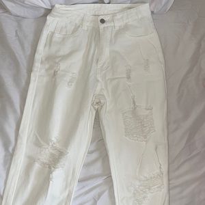 WHITE HIGH-WAISTED RIPPED JEANS (straight leg)